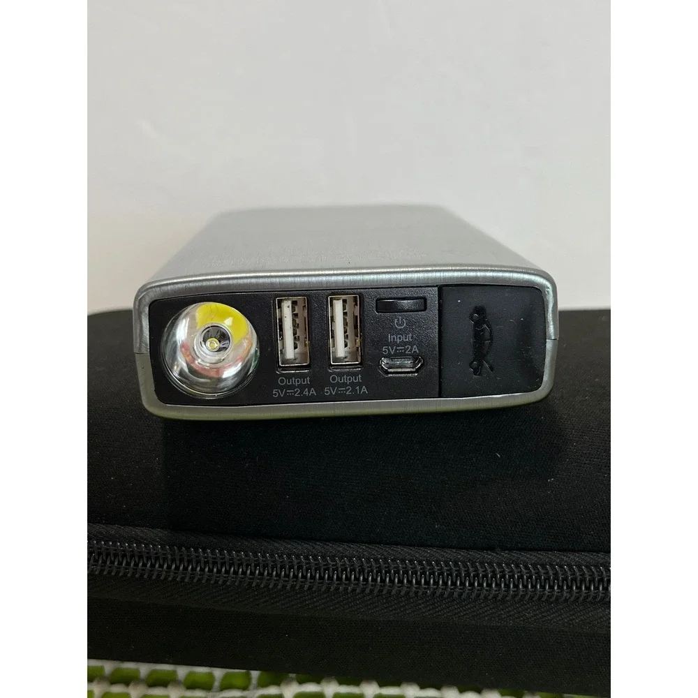 Winplus AC56388 12V Car Jump Starter and Portable Power Bank Gray Working